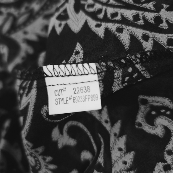 INC International Concepts Button Front Blouse in Black and Grey Paisley Sz 2 - Picture 6 of 6